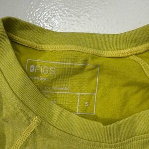 Figs Bright Green Seamless Tee